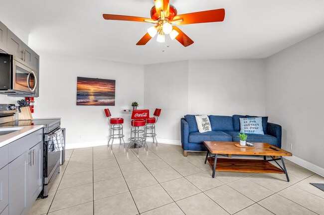 Building Photo - 2812 NE 27th St