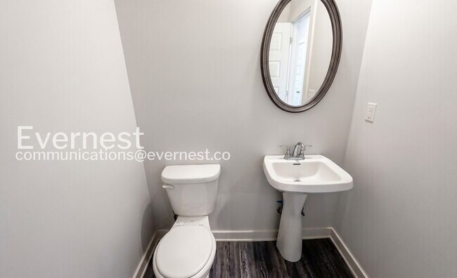 Building Photo - 4 Bed, 3 Bath Home with Garage / Pet-Friendly / Available Now!