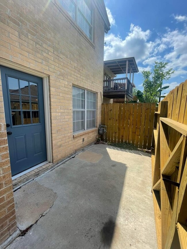 Building Photo - 103 Sherwood Dr