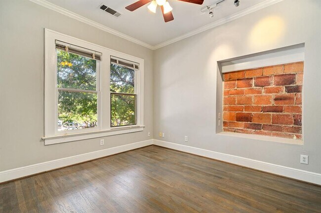 Building Photo - 4038 Lemmon Ave