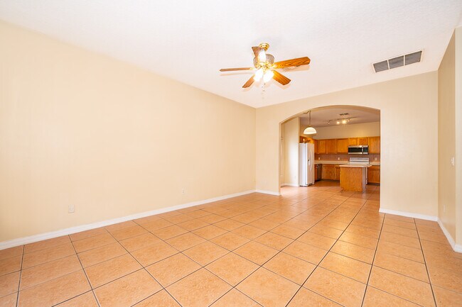Building Photo - 10831 Leader Ln