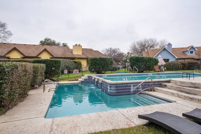 Building Photo - 1601 Faro Dr