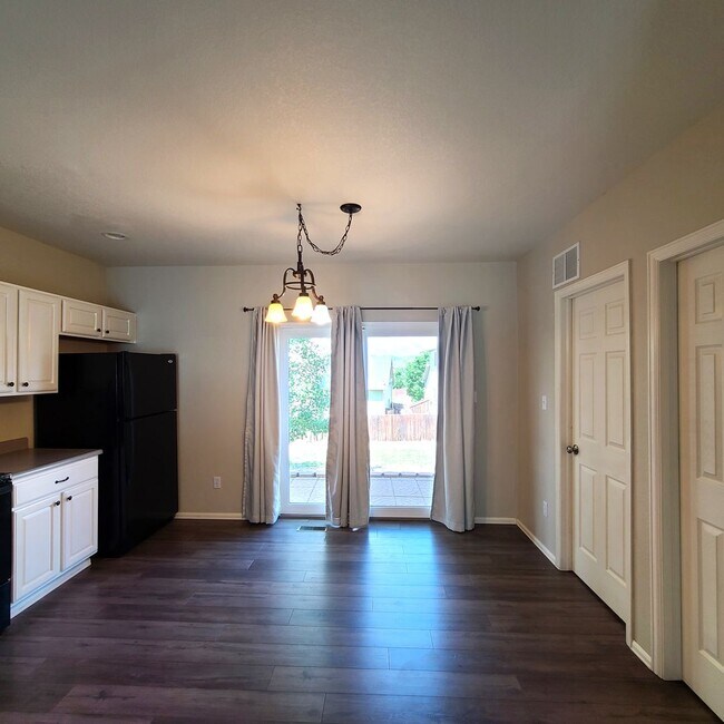 Building Photo - 6316 Riverdale Dr