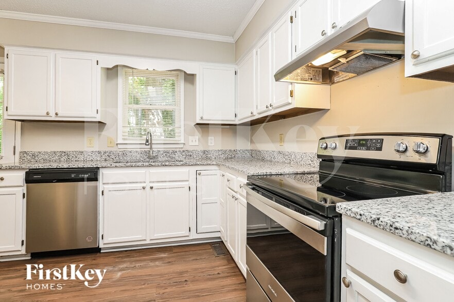 Building Photo - 3007 Amidon Dr