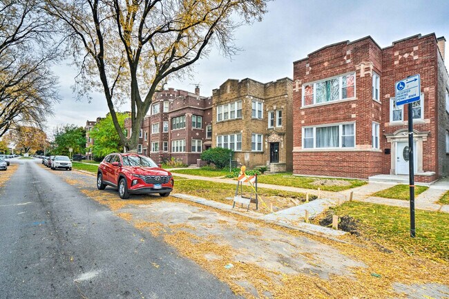 Building Photo - 7931 S Eberhart Ave