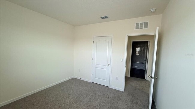 Building Photo - 2046 Walnut Crk Dr
