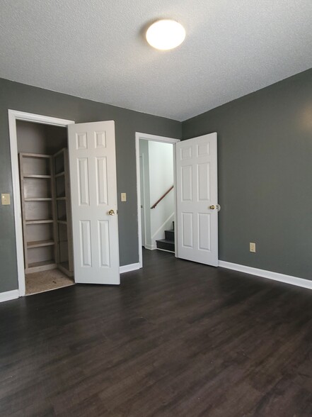 Building Photo - 304 Briggs Ave