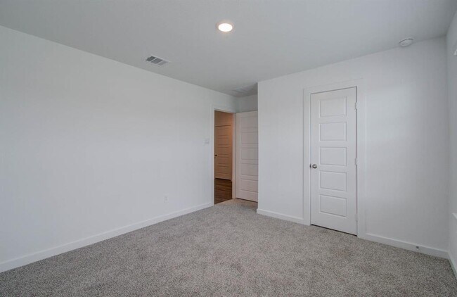 Building Photo - 1010 Desert Willow Dr