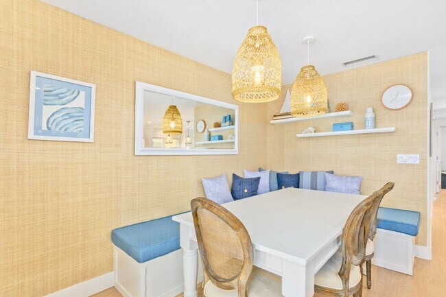 Building Photo - Fully furnished unit at the beach - Newport Beach Balboa Peninsula