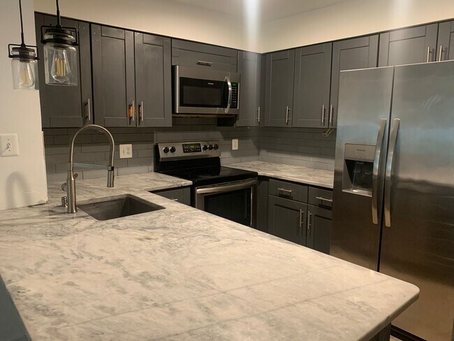 Building Photo - 2-Bedroom, 2-Bath Condo for Rent