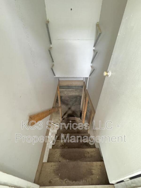 Building Photo - 1702 SW McArthur St