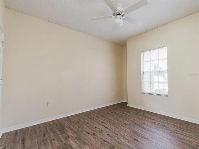 Building Photo - 10000 SW 52nd Ave