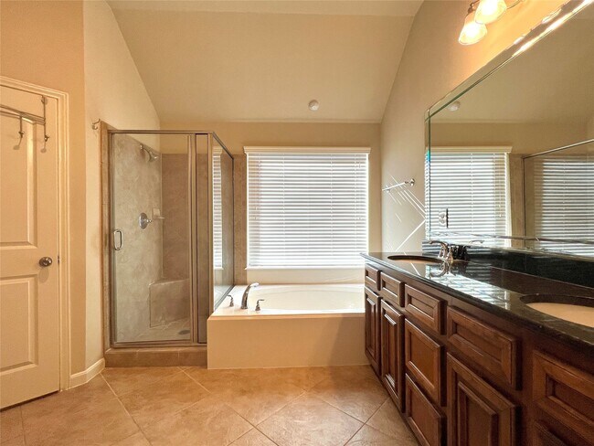 Building Photo - 26203 Ginger Gables Ln