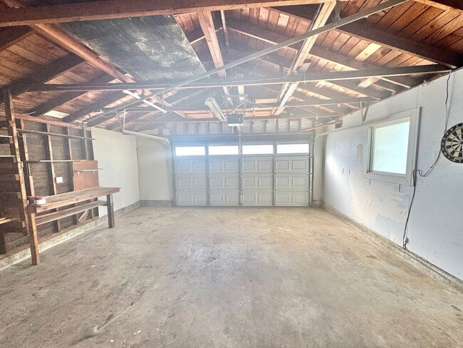 Building Photo - Beautifully Remodeled 4bd/2.5ba CLAIREMONT Home! Fenced yard, garage, PET friendly!