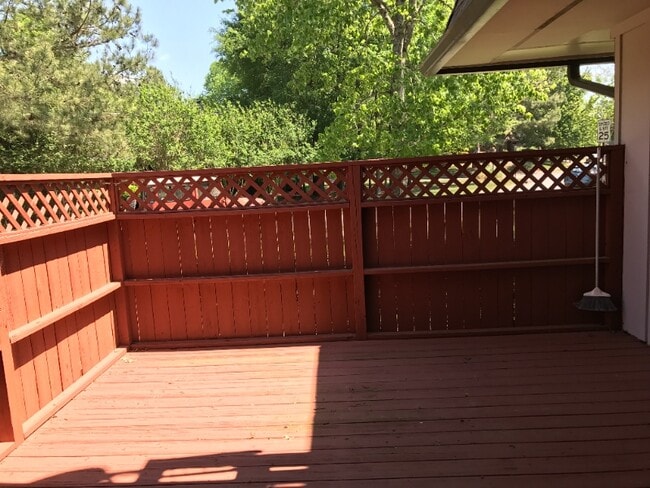 Building Photo - 210 Finley Forest Dr