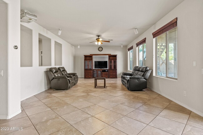 Building Photo - 5224 W Bent Tree Dr