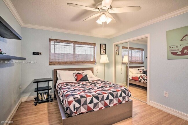 Building Photo - 4 br, 3.5 bath House - 531 SW 167th Ter