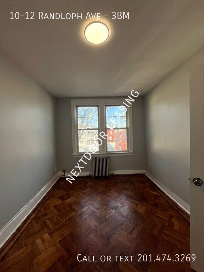 Building Photo - 10-12 Randloph Ave-3BM