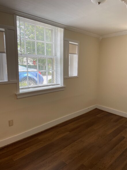 Building Photo - 144 Taber Ave