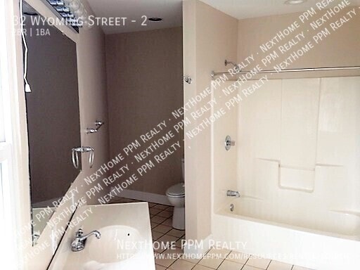 Building Photo - 32 Wyoming St