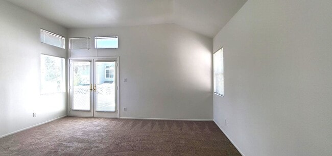 Building Photo - Single Family House -- 4 Bedrooms + 2.5 Ba...