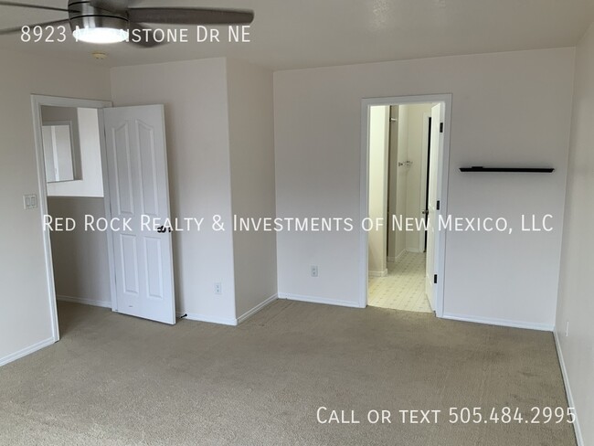 Building Photo - 5BR/2.5BTH Home in La Cueva!