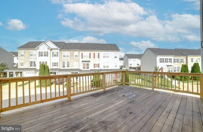 Building Photo - 45571 Catalina Ln