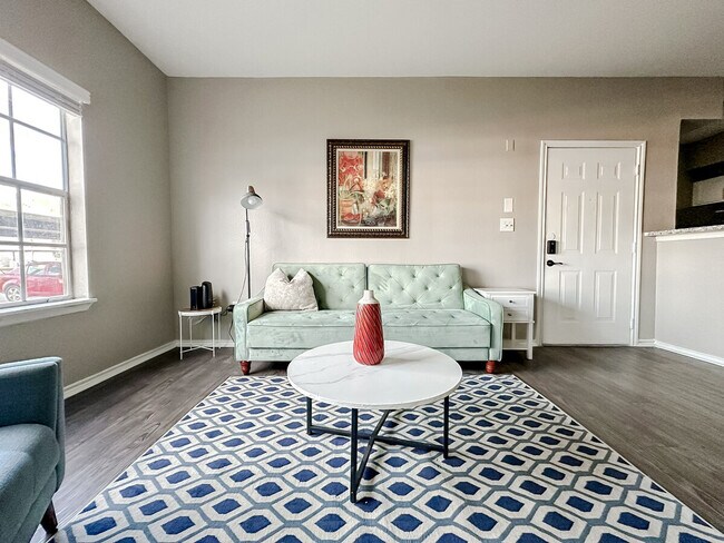 Building Photo - 6225 Saratoga Blvd