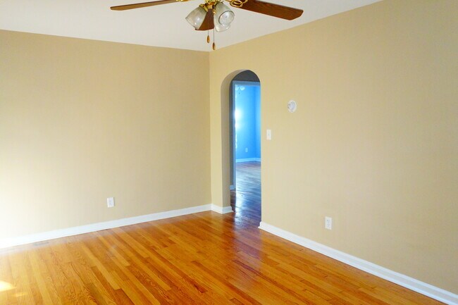 Building Photo - 8007 Garland Ave