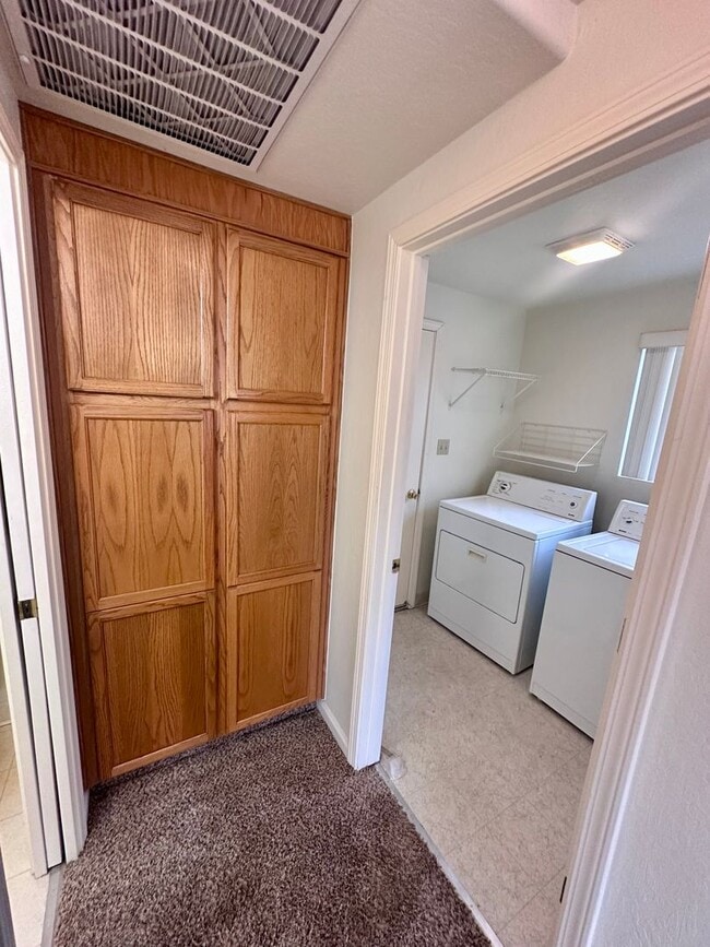 Building Photo - Spacious 3 Bedroom 2.5 Bath Home In NW Ren...