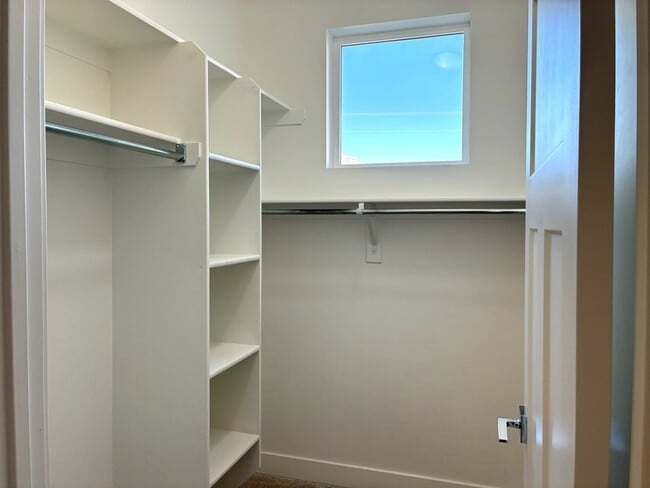 Building Photo - 3883 Komenda Ct