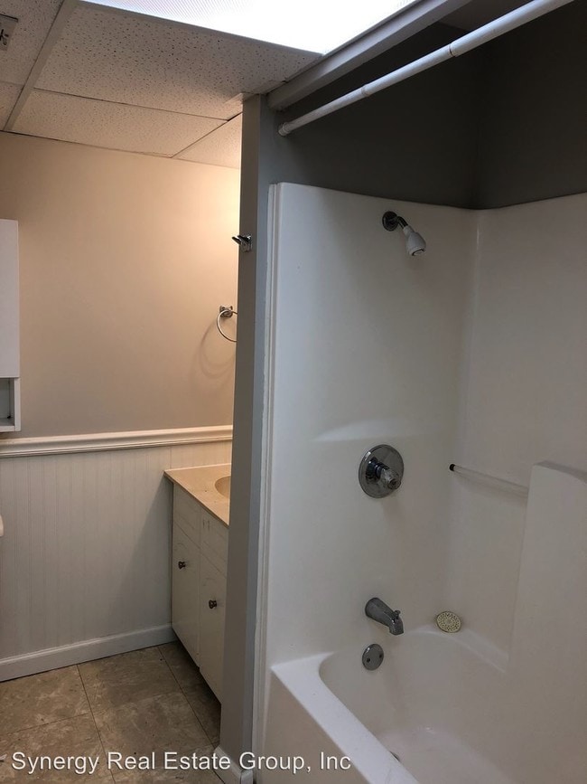 Building Photo - 3 br, 2 bath Apartment - 2819 White Oak