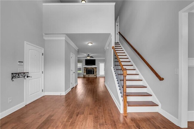 Building Photo - 304 Red Cap Cir