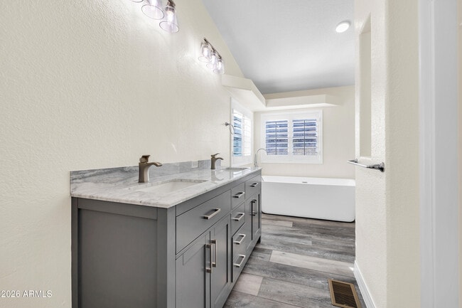 Building Photo - 34380 Cholla Dr