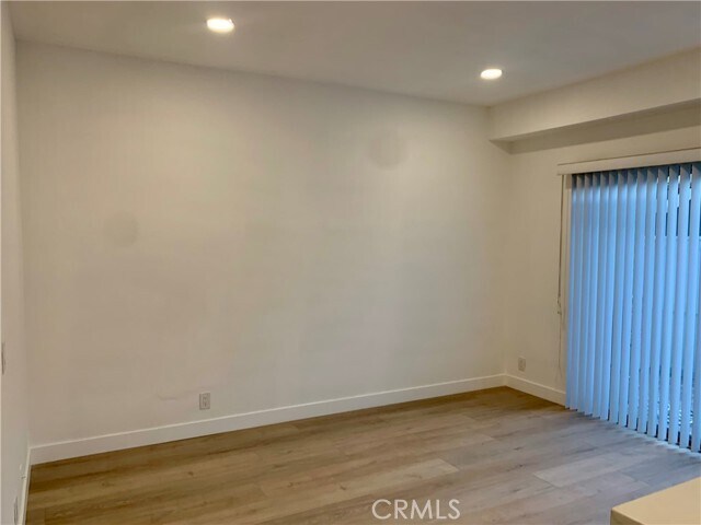 Building Photo - 330 Fallingstar