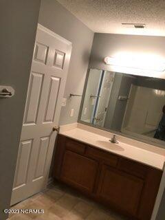 Building Photo - 107 Live Oak Dr