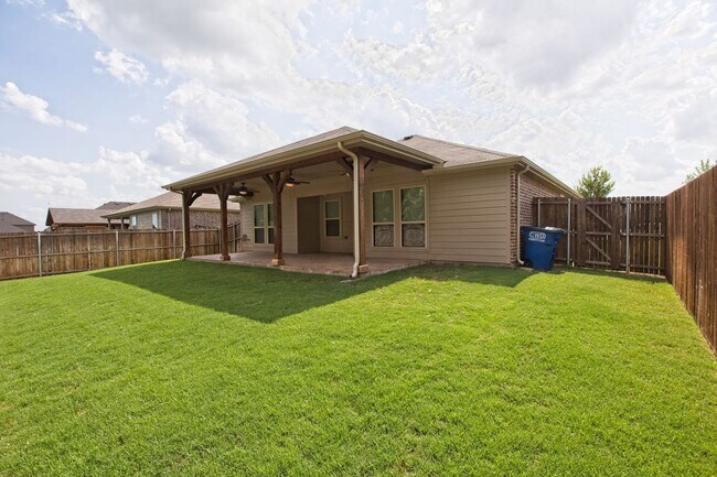 Building Photo - 3 bed plus home office for Lease