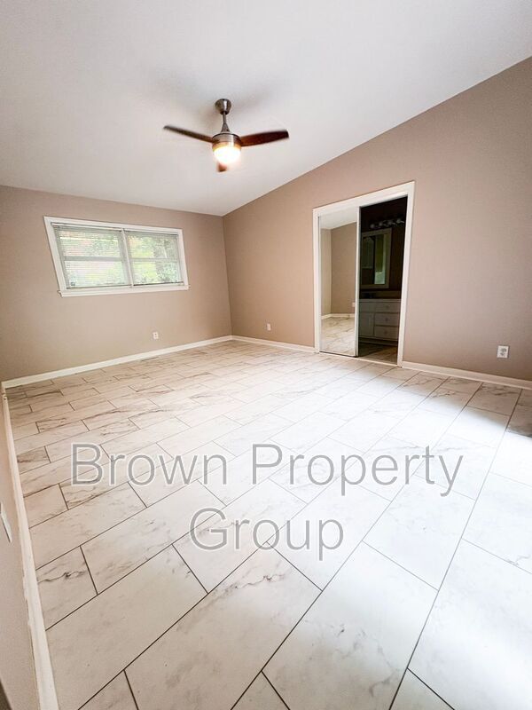 Building Photo - 3202 Cluny Dr