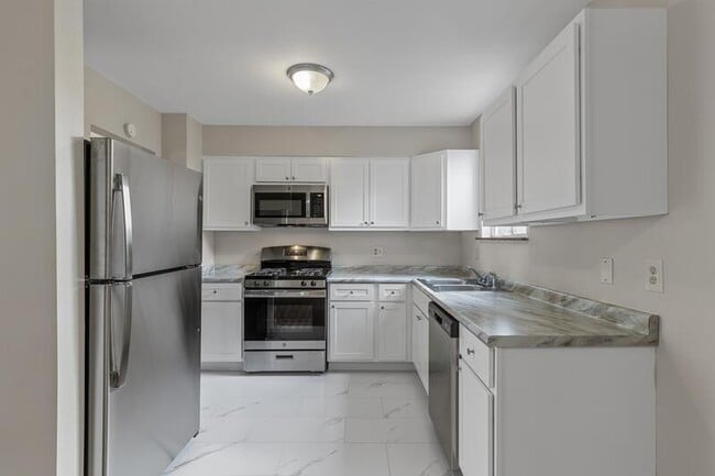 Building Photo - 1035 Woodland Trails Dr