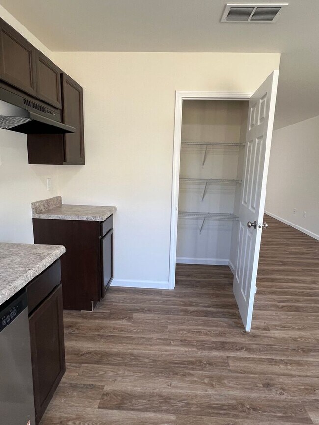 Building Photo - Winter Special (ends January 31, 2025) $300 off first month's rent.