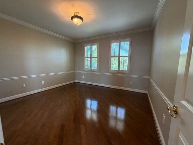 Building Photo - 1014 Gamay Dr