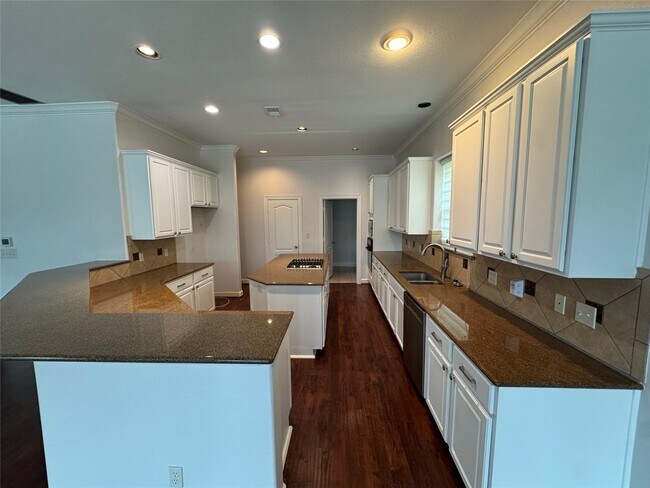 Building Photo - 107 Island Blvd