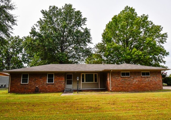 Primary Photo - Bixby Single Story Ranch in Great Location!