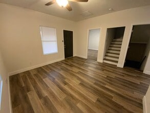 Building Photo - 3 Bedroom House for Rent