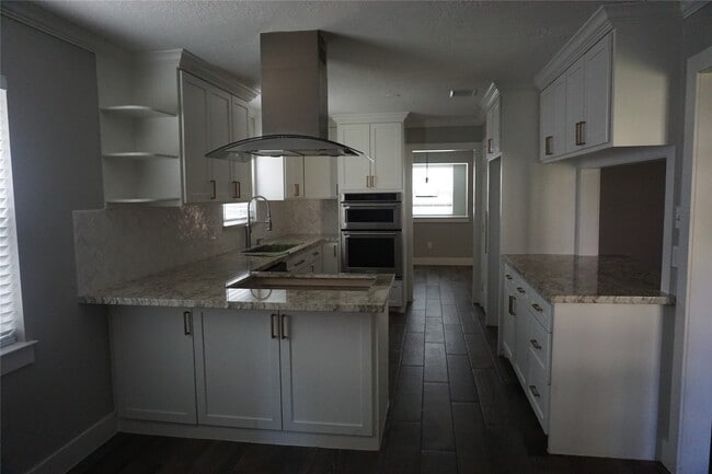 Building Photo - 5911 Pebble Springs Dr
