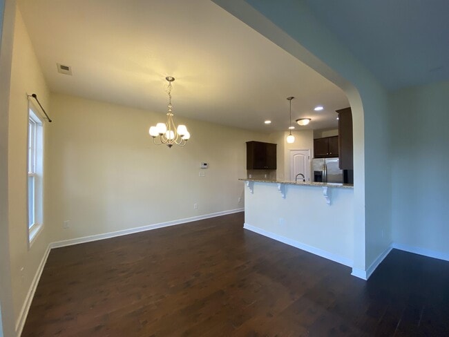 Building Photo - 5407 Nessee St