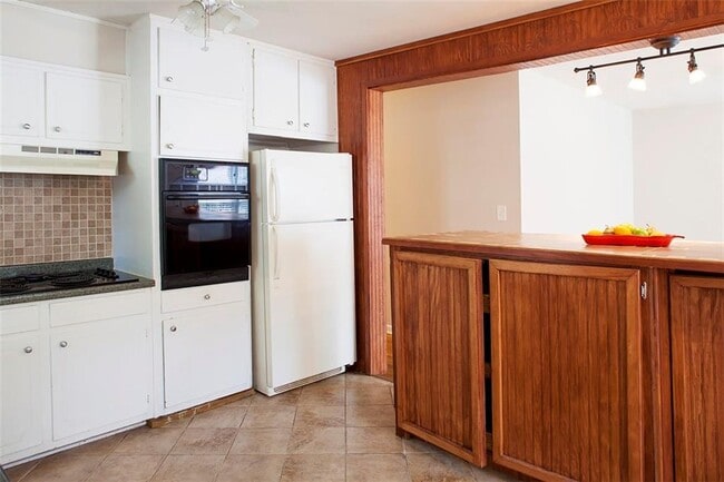 Building Photo - 1620 Flat Shoals Rd SE