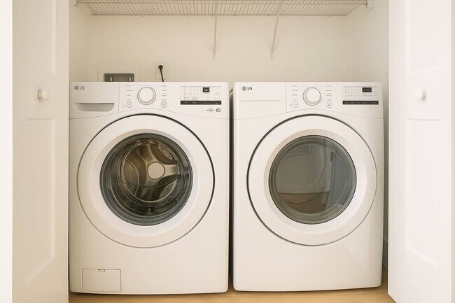 Building Photo - 716 Cathedral Pl