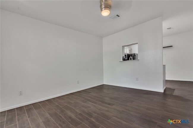Building Photo - 1624 Aquarena Springs Dr