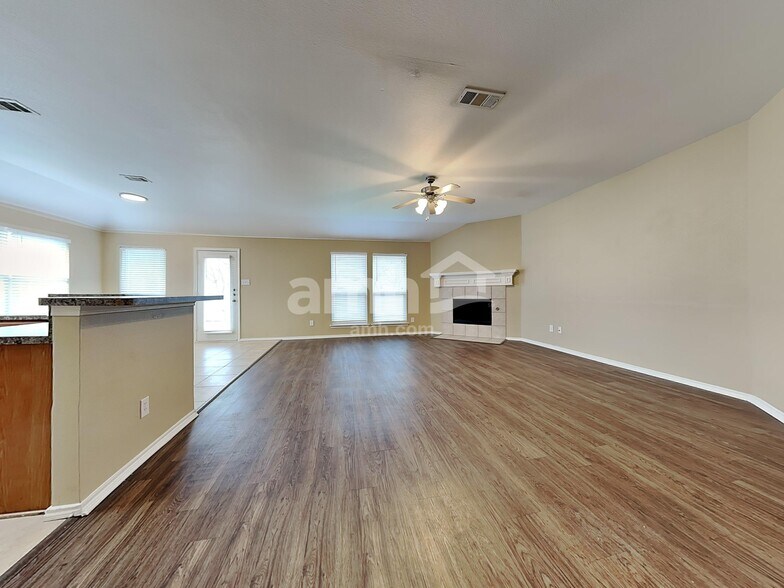 Building Photo - 313 Highland Valley Ct